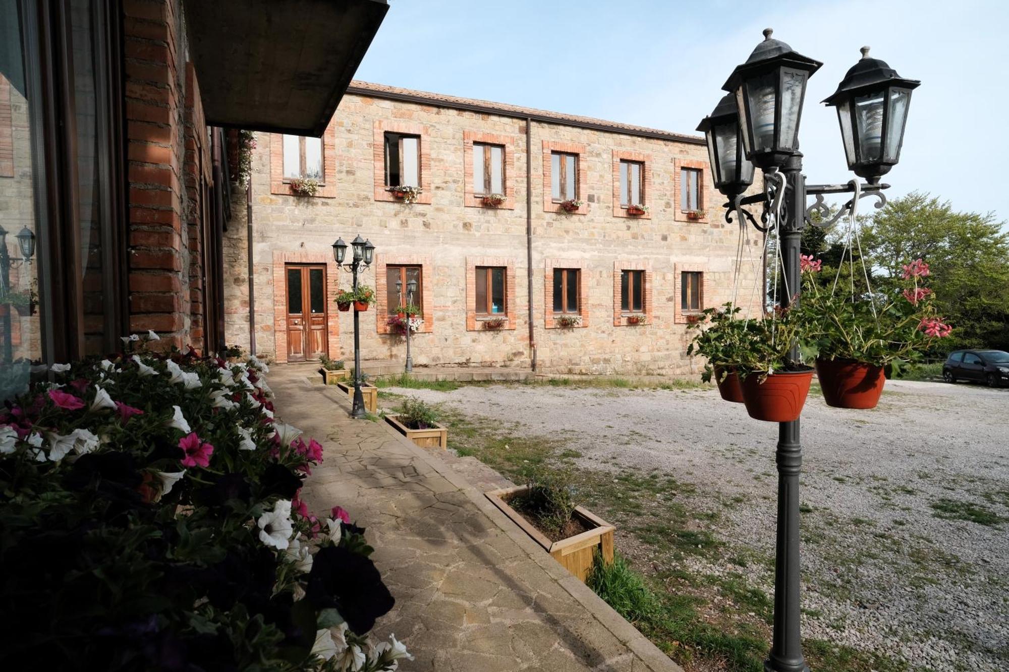 Hotel Nebris - Rifugio Del Parco San Fratello Esterno foto